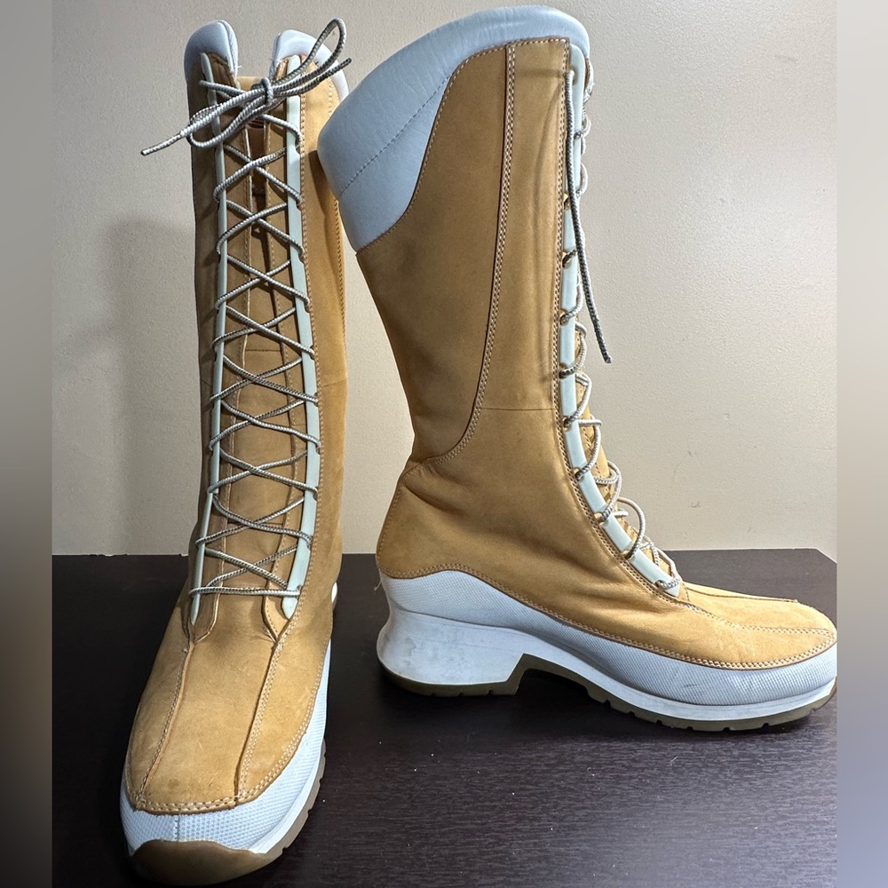 Timberland Women’s Tall Beige White Boots 10